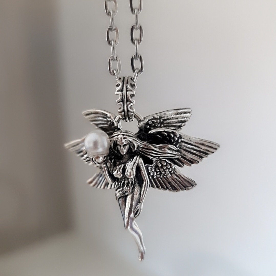 Retro Pearl Goddess Wing Angel Necklace Unisex anime statement Necklace