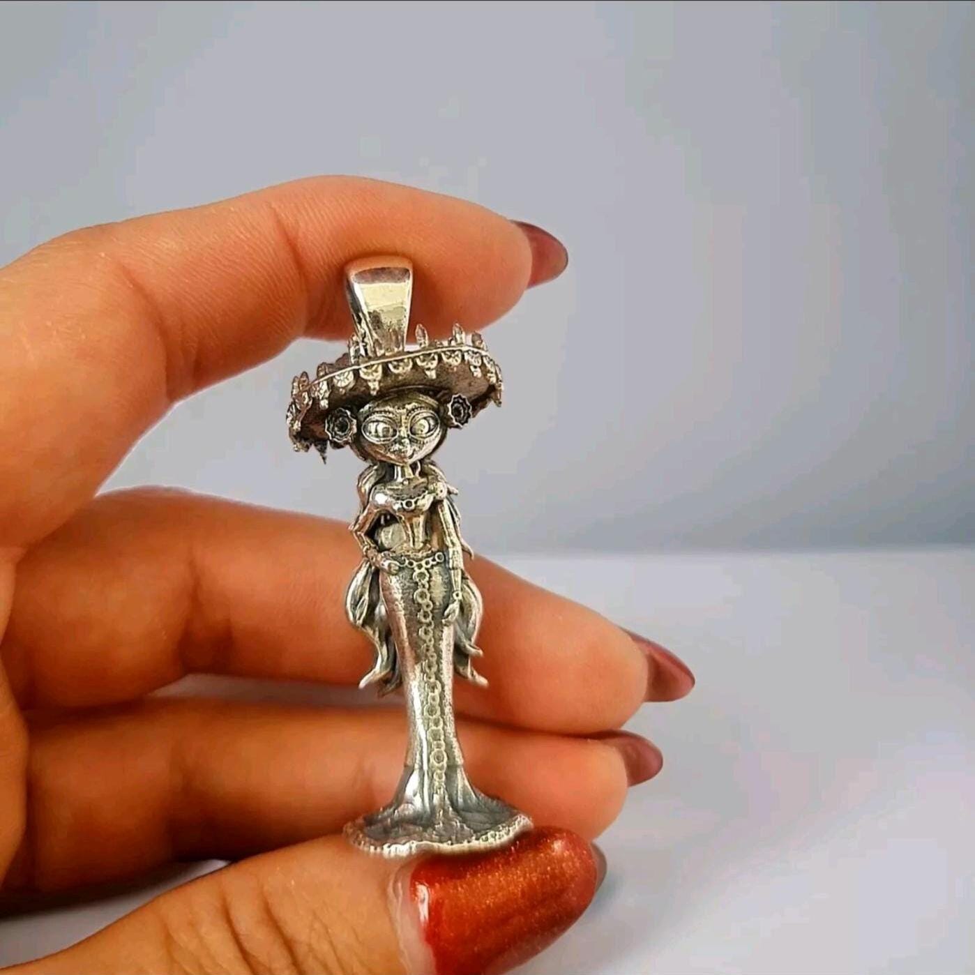 La Muerte Figurine Pendant: Handmade 925 Silver Gothic Jewelry