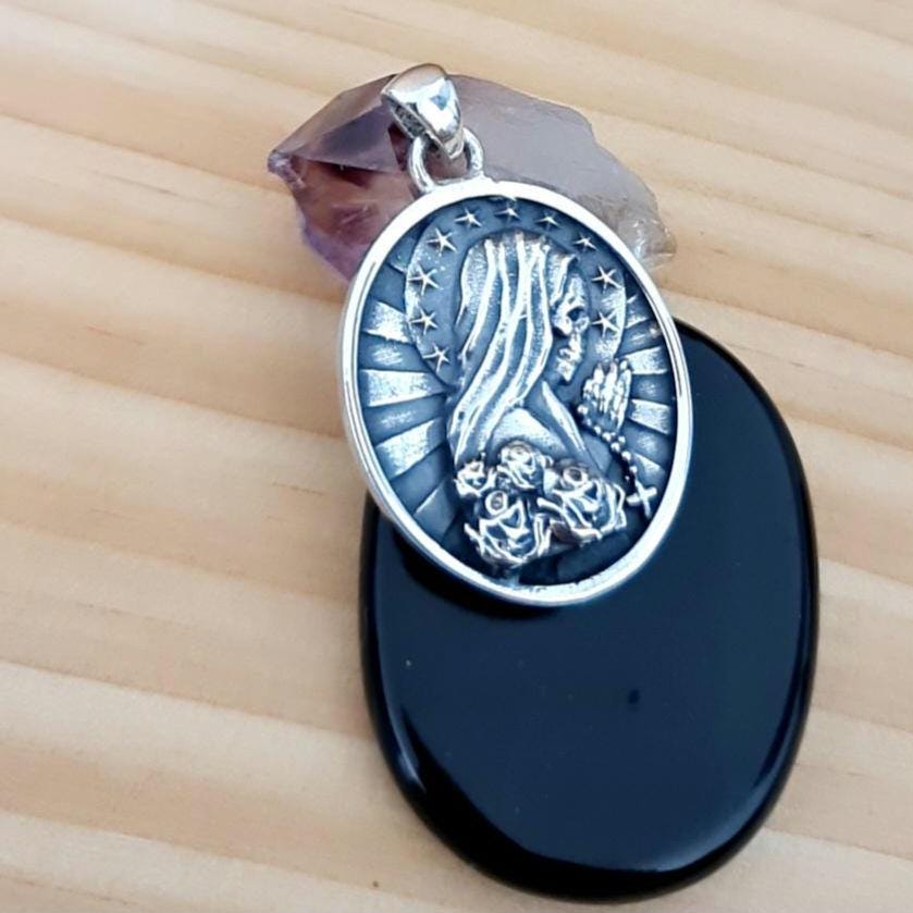 La Santa Muerte praying Pendant -Precious Symbol of Belief and Protection - Saint Death