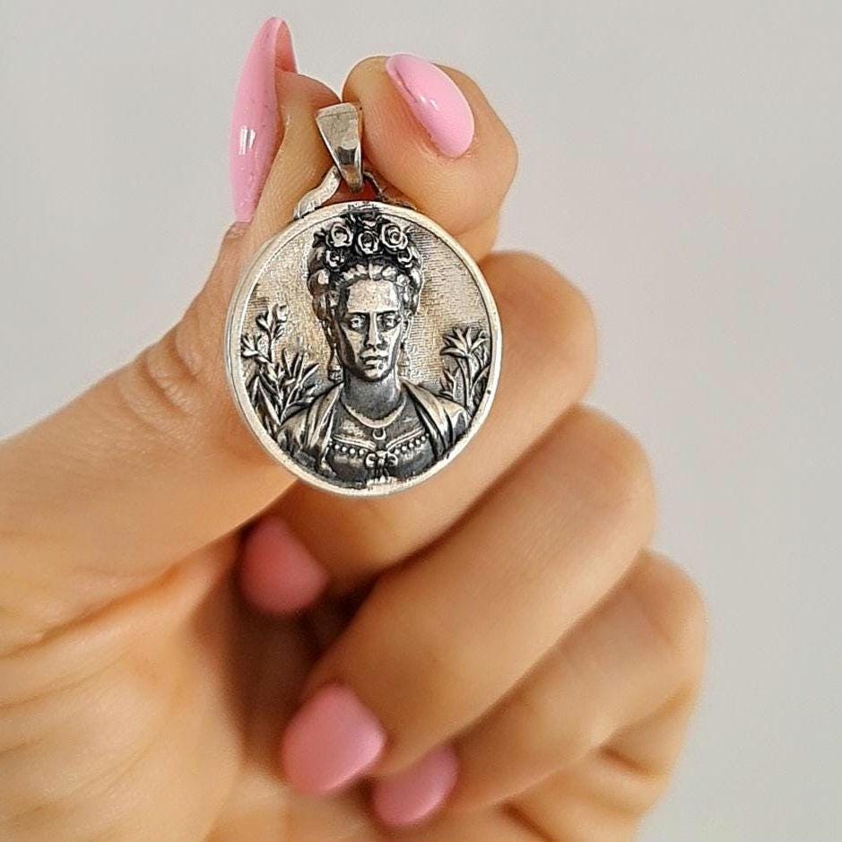 Sterling Silver Frida Kahlo Pendant: Artistic Symbolic Necklace