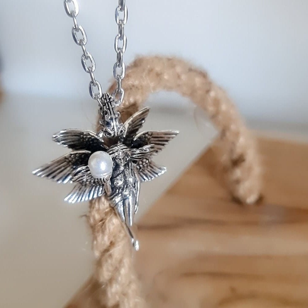 Retro Pearl Goddess Wing Angel Necklace Unisex anime statement Necklace