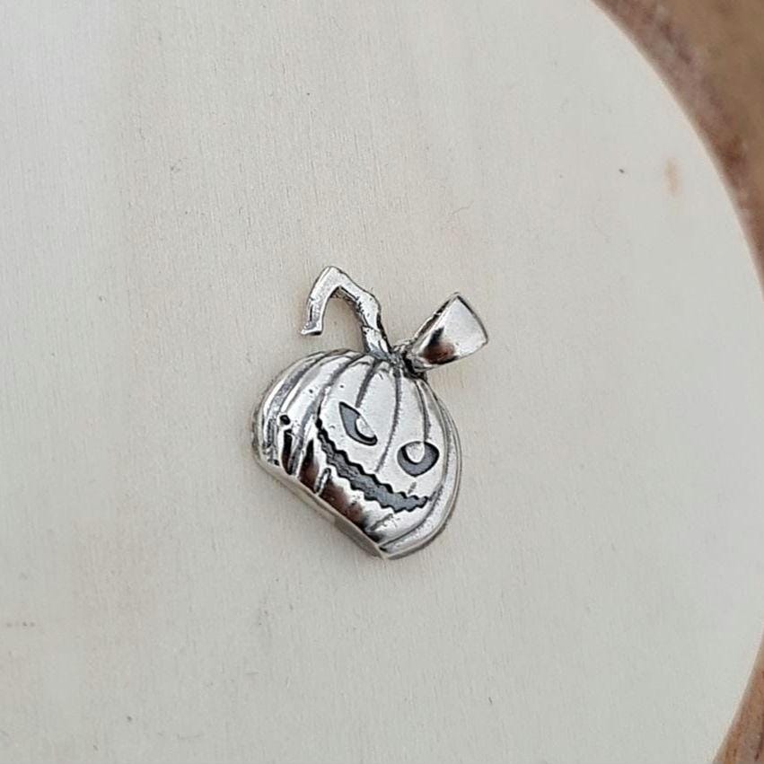 Jack-O'-Lantern Pumpkin pendant - Halloween Gothic charm- Handmade 925 Silver-