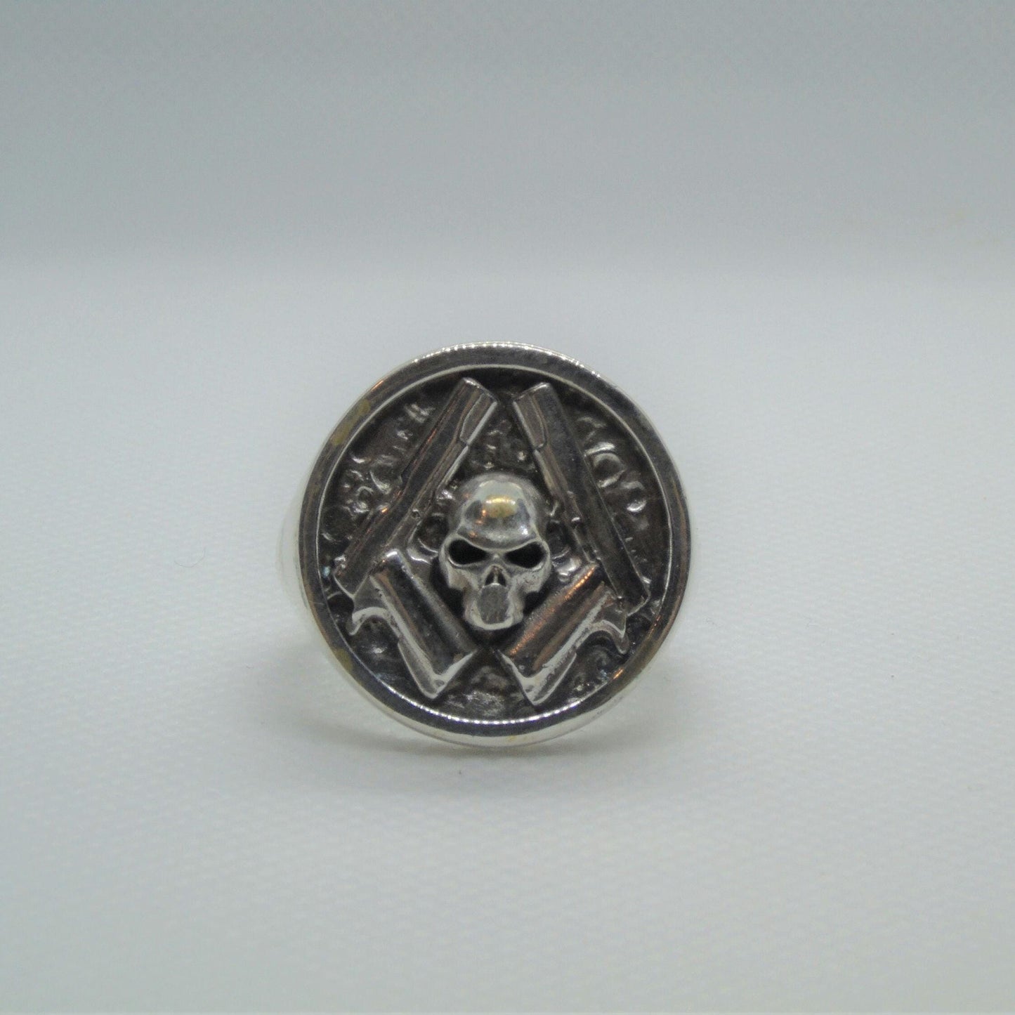 Skull & Guns silver Ring – Bold Biker Jewelry for Men – Rebel Outlaw Motorcycle Gift, Unique Design