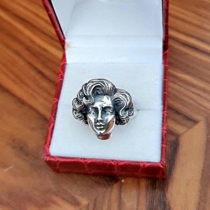 Marilyn Monroe Inspired Sterling Silver Ring: Vintage Hollywood Glamour