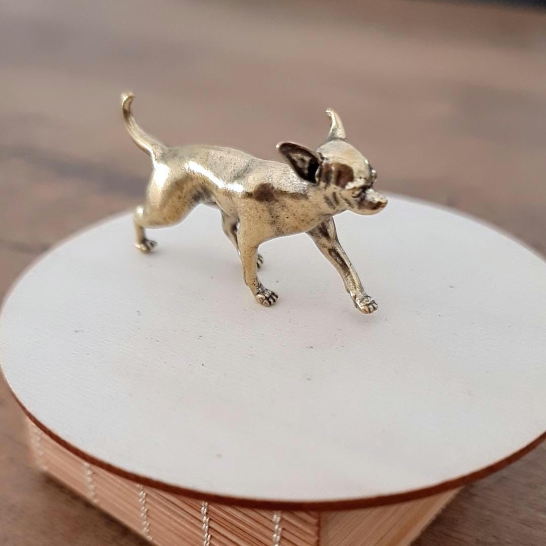 Ornament brass  chihuahua Decorative figure Solid & Sturdy Sculpture- Realistic - 34 grams
