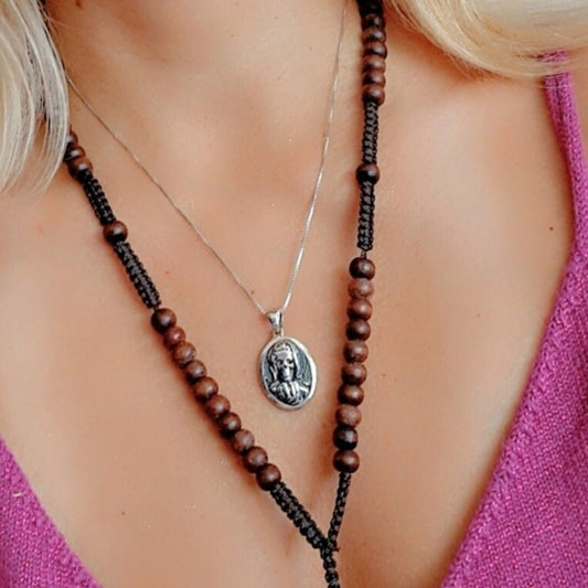 Handcrafted 925 Silver Santa Muerte Skull Pendant: Gothic Jewelry