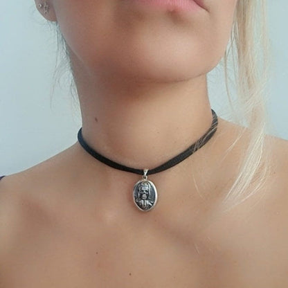 Handcrafted 925 Silver Santa Muerte Skull Pendant: Gothic Jewelry