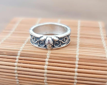 Skull and Engine with ornaments Ring-Edgy design-Handmade 925 silver-Perfect accessory for bikers.