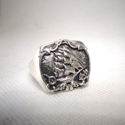 Kraken Signet Ring - Sailor's Nightmare Ring - Dark & Mysterious Design statement piece Authentic Sterling Silver