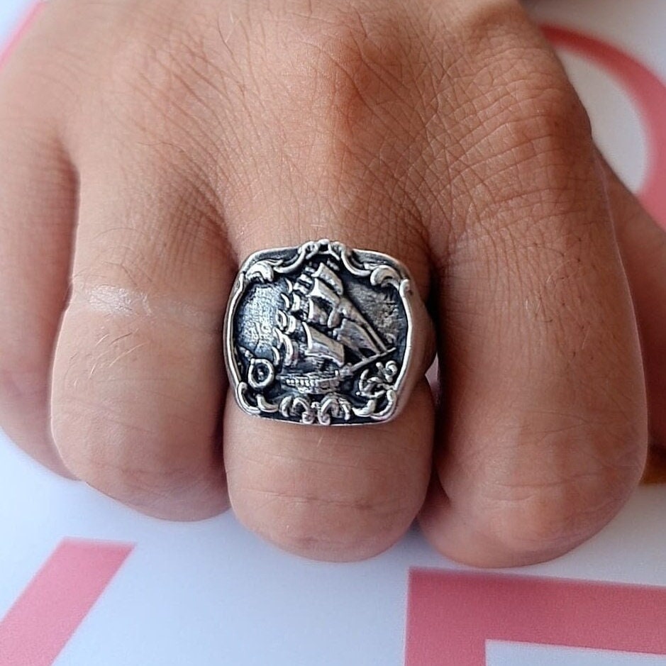 Kraken Signet Ring - Sailor's Nightmare Ring - Dark & Mysterious Design statement piece Authentic Sterling Silver